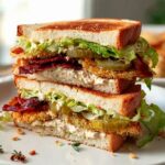 Knuspriges Fried Green Tomato BLT Sandwich mit Rindfleisch
